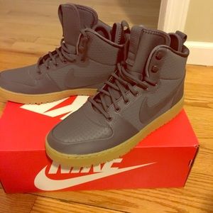 NIB dark grey NIKE hightop